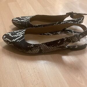 Vionic women’s snake skin flats